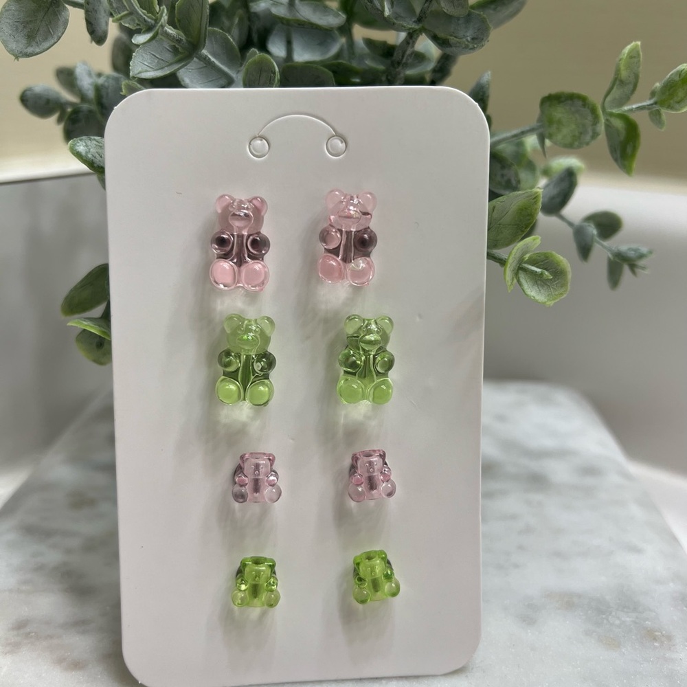 NWOT-Mommy and mini gummy bear earrings!